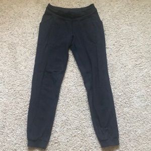 Lululemon joggers Sz 6